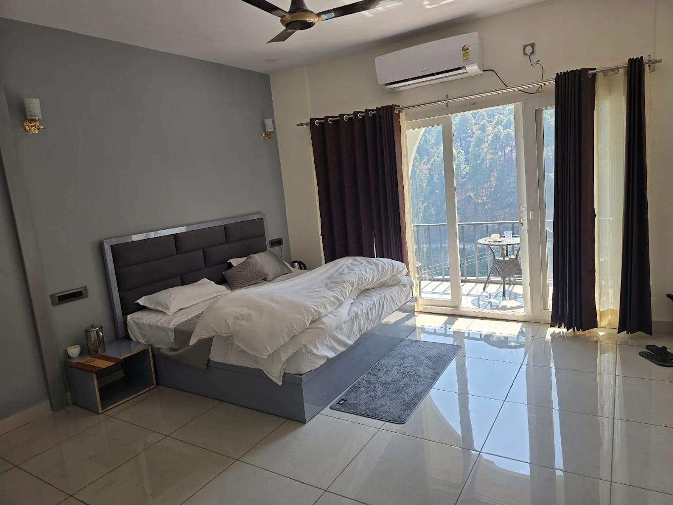 Gallery photo