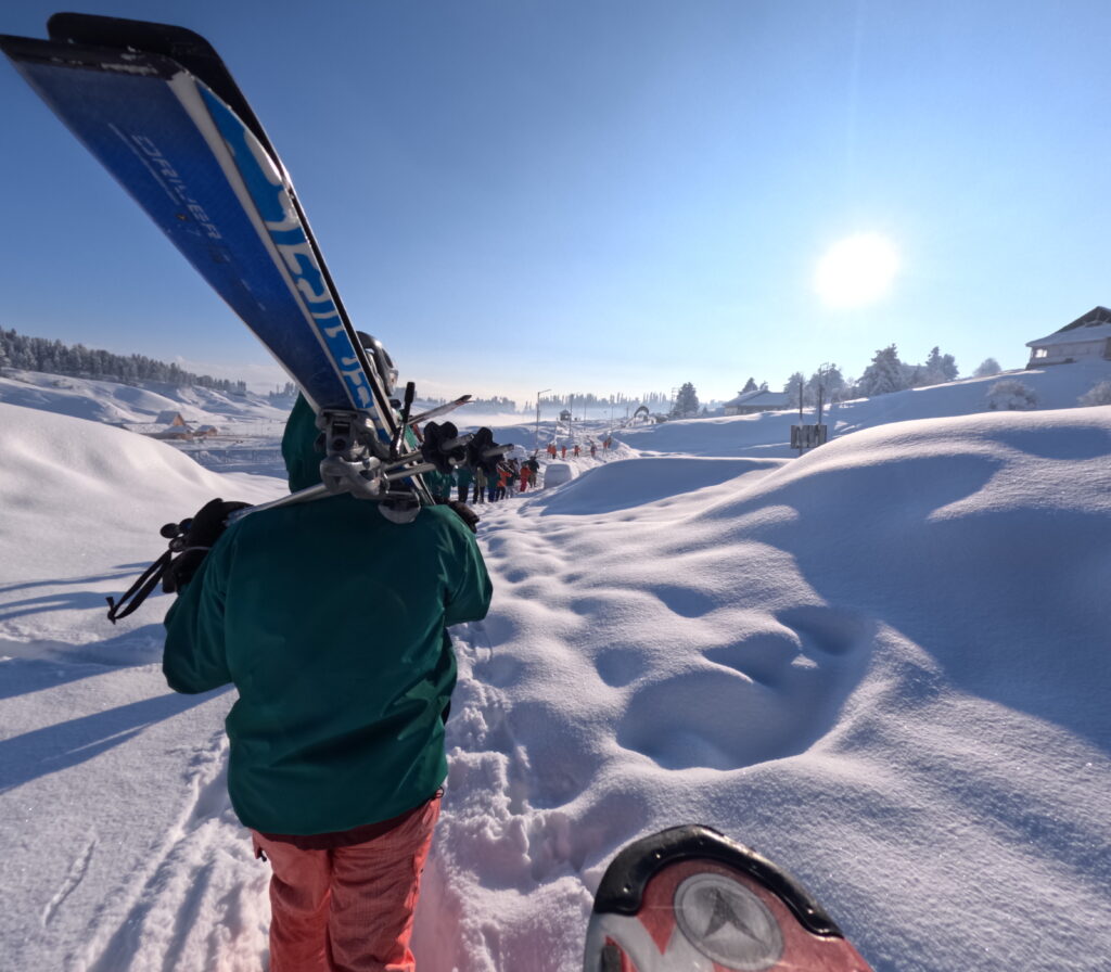 group of people going for skiing in Gulmarg